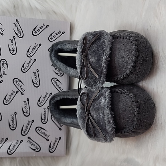 Hooked | Chill Slippers | Grey | - Picture 1 of 8